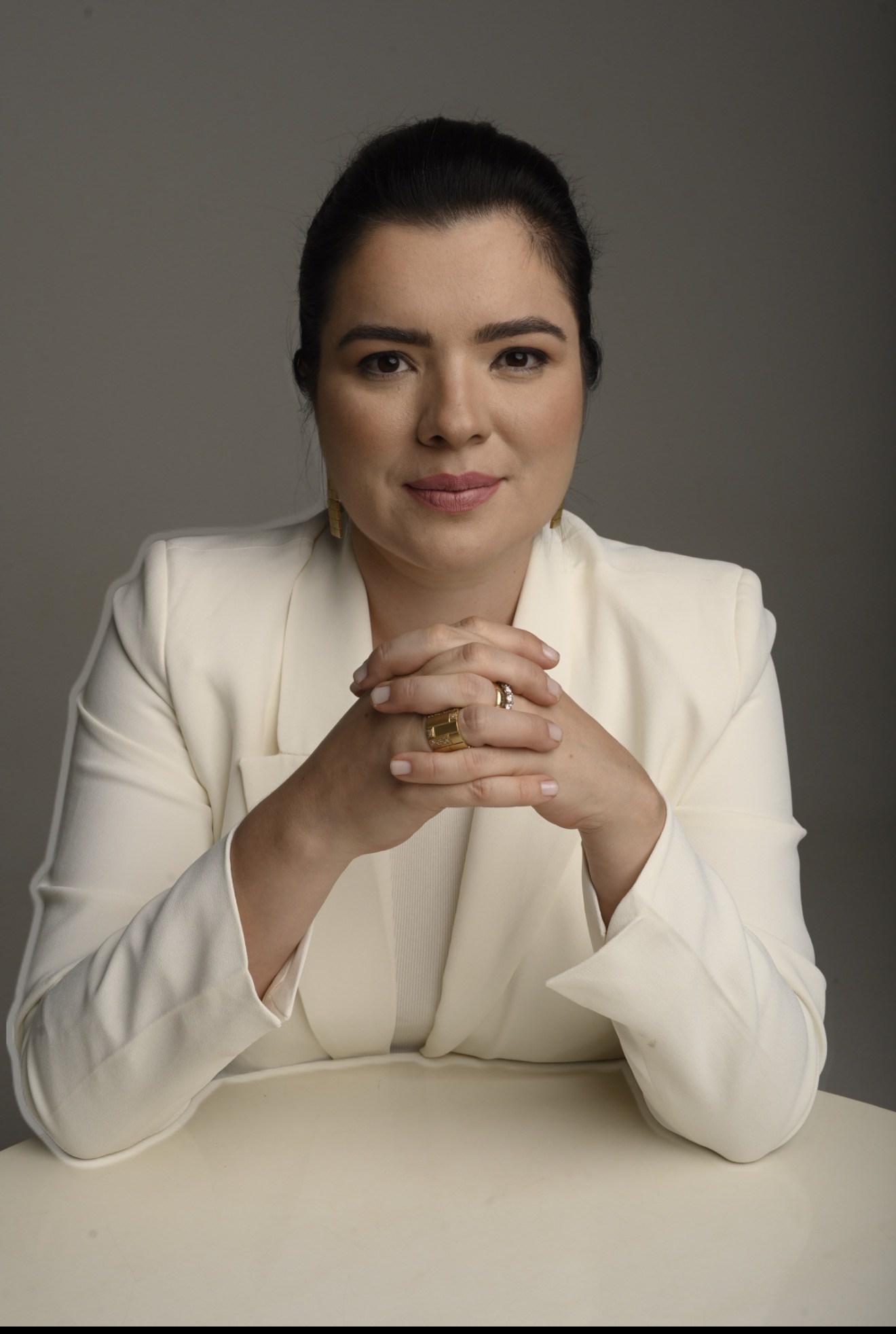 Dra. Letícia Naves